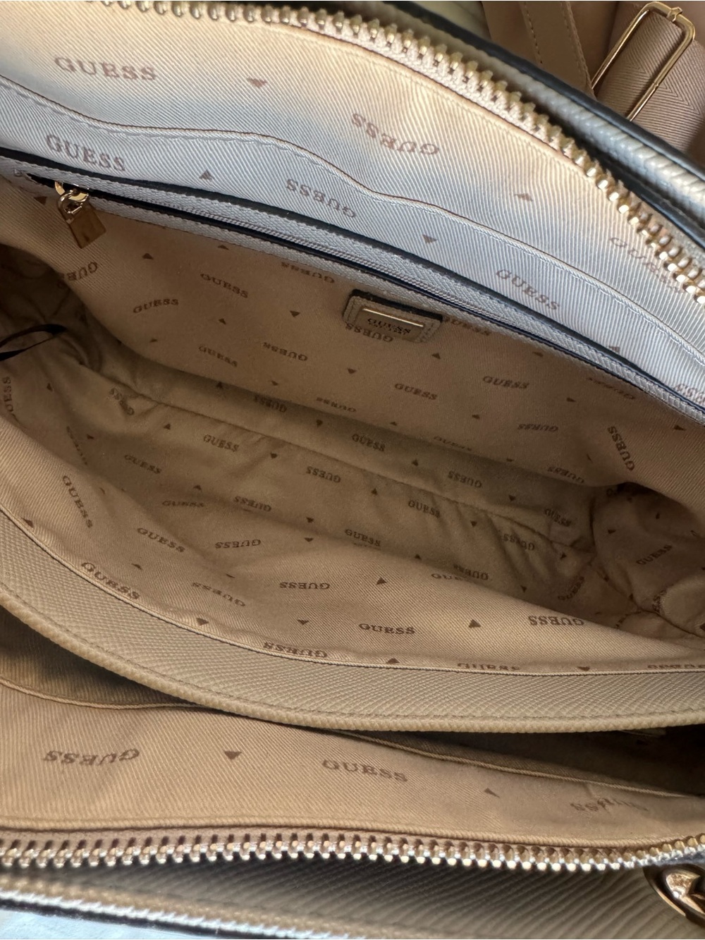 Guess Noelle Bag 🤎🤍 - Picture 4 of 4